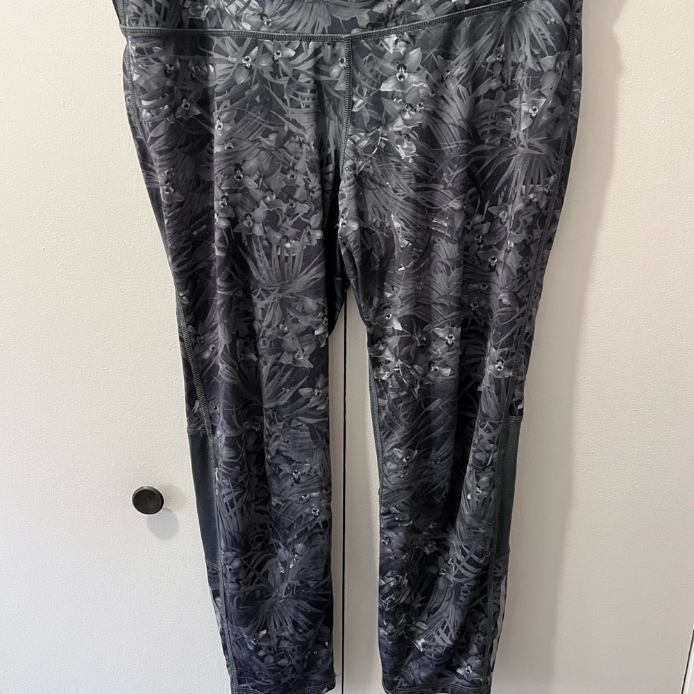 Old Navy Gray Patterned Leggings